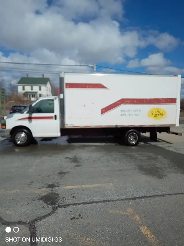 2009 GMC 3500 6l Cube Van