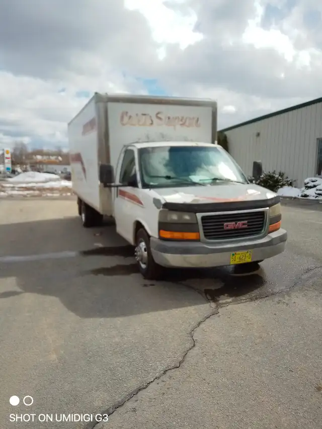 2009 GMC 3500 6l Cube Van - Photo 3