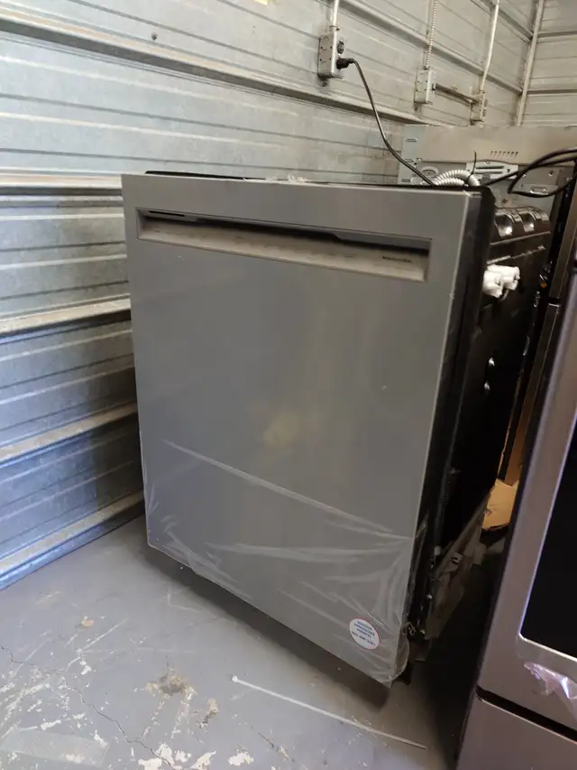 KitchenAid '24' Stainless Steel Dishwasher on Sale‼️ - Photo 2