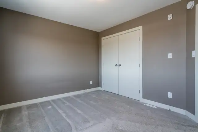 SPACIOUS 3 Bedroom Apartment! Move in Ready! - Photo 5