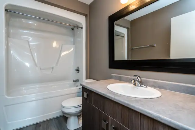 SPACIOUS 3 Bedroom Apartment! Move in Ready! - Photo 8