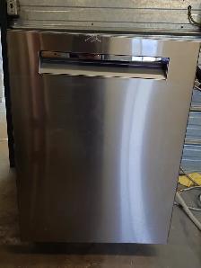 Bosch '24' Stainless Steel Dishwasher on Sale‼️