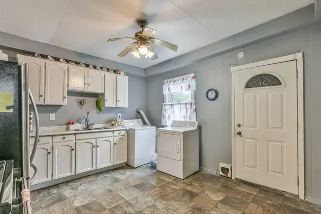 2 Bedroom Home for Sale in Manor Park Neighbourhood - Photo 4