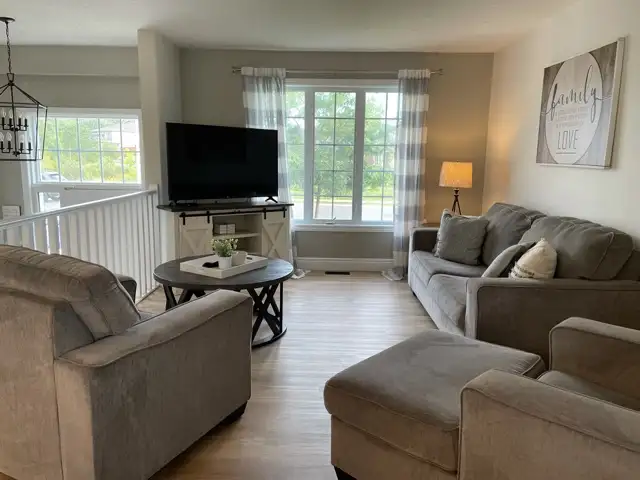 FURNISHED FEMALE STUDENT ROOM RENTAL ALL INCLUSIVE $975 SUDBURY - Photo 4