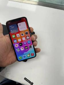 Unlocked Apple iPhone 11 pro max with 1 year warranty