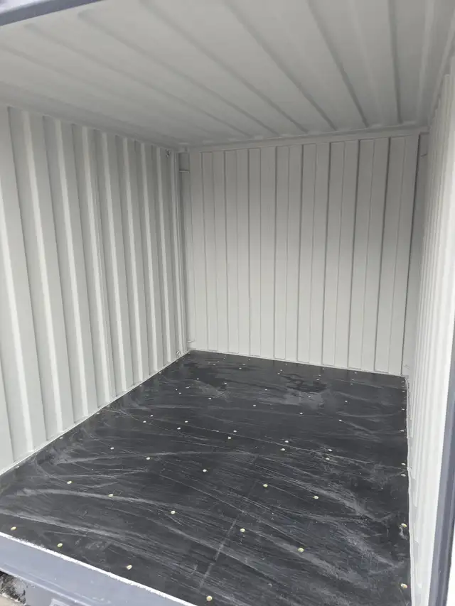 10ft, 9ft and 8ft mini shipping containers available now !!!!