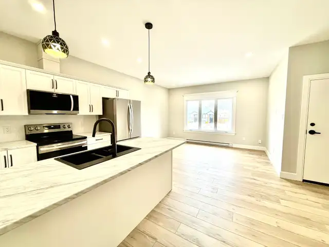 Military being posted in or relocating to a new position at CNL? - Photo 9