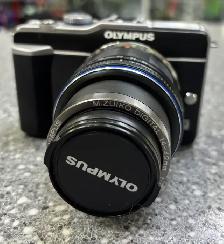 Olympus E-PL1 Mirrorless Camera with 12-42mm Lens
