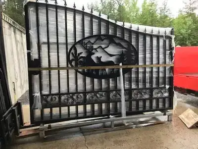 14 ft Iron Gate w/ Deer Artwork – Driveway Entrance