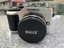 Olympus E-PL-2 12.3MP Mirrorless Camera w Meke 25mm Lens