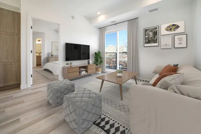 LUXURY 3 Bedroom Apartment! Available May 1st! - Photo 2