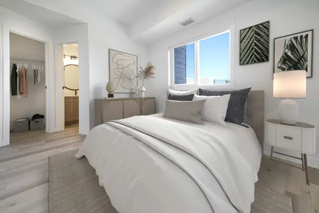 LUXURY 3 Bedroom Apartment! Available May 1st! - Photo 4