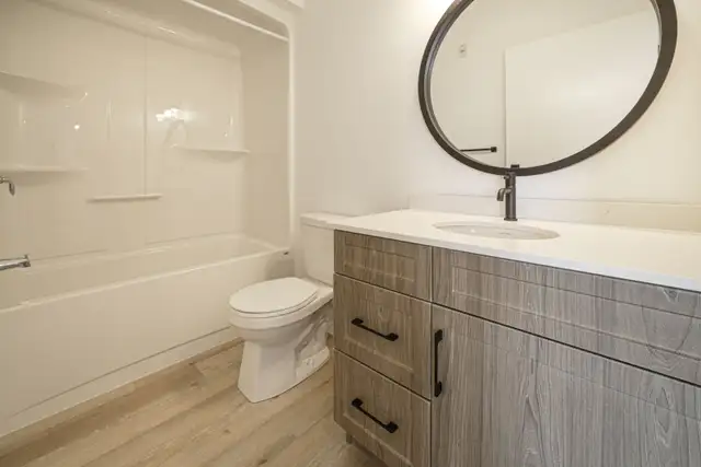 LUXURY 3 Bedroom Apartment! Available May 1st! - Photo 7