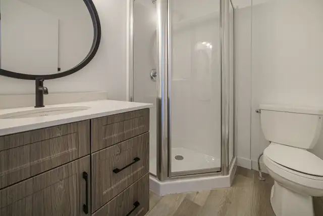 LUXURY 3 Bedroom Apartment! Available May 1st! - Photo 10