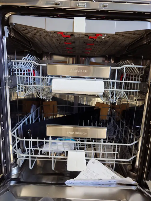 Samsung '24' Black Stainless Steel Dishwasher on Sale‼️ - Photo 5