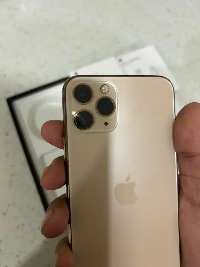 iPhone 11 pro 128GB AirPods/Charger Bundle/Delivery - Photo 7