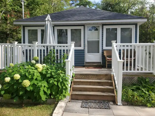 Tiny Beaches Cottage For Rent near Wasaga Beach