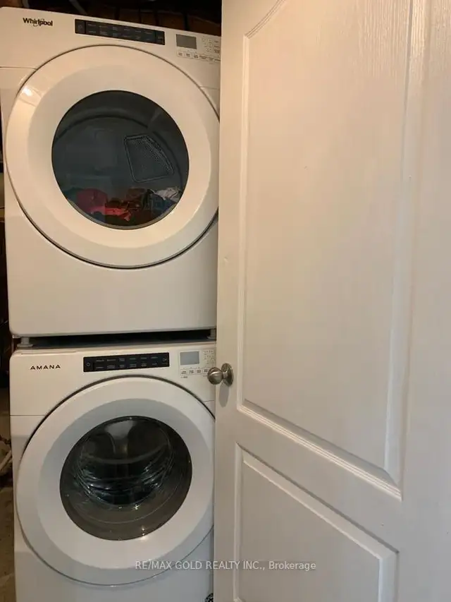 BEAUTIFUL WALKOUT BASEMENT - BRAMPTON - AVAILABLE IMMEDIATELY - Photo 5