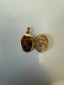 Women's 10K Gold  Locket Pendant~Opens - Photo 3
