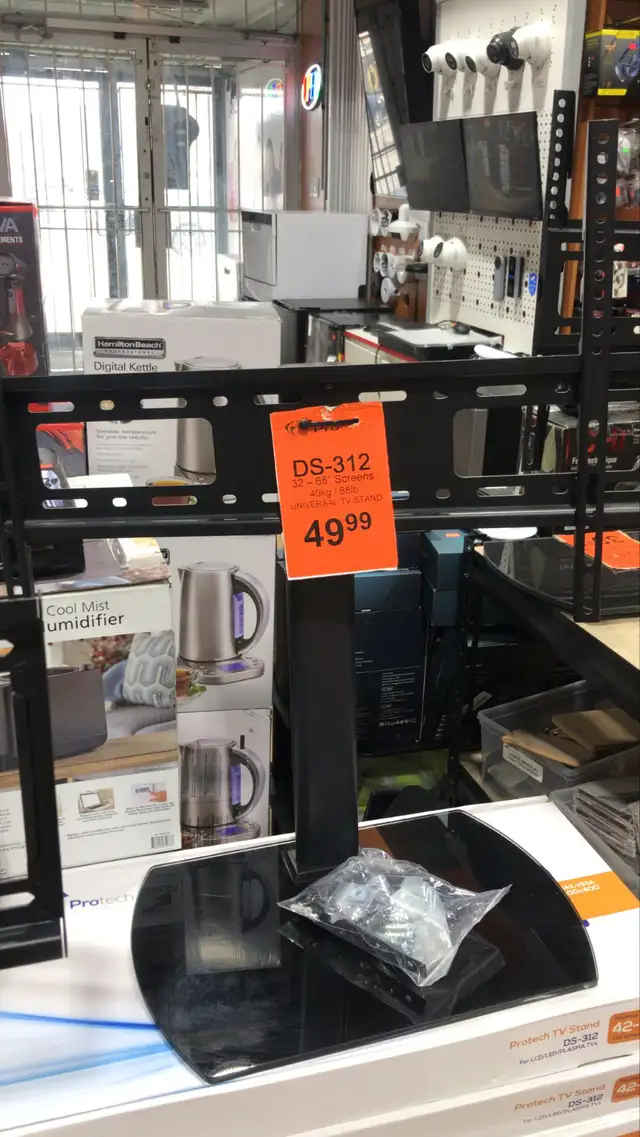 DS 312 UNIVERSAL TV STAND 32-65' TV