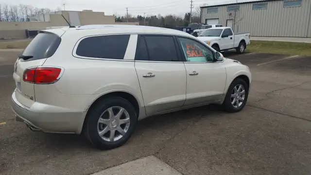 2010 Buick Enclave CXL - Photo 2