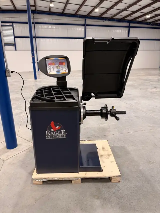 Industrial Wheel Balancer – Tire Shop & Garage Use