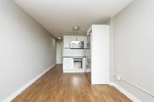 Renovated Bachelor, Queen and Bathurst - ID 3147 - Photo 4