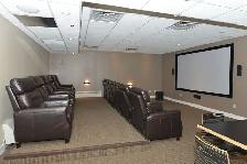 Renovated Bachelor, Queen and Bathurst - ID 3147 - Photo 12