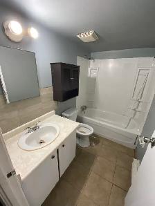 Cozy Main Floor Apartment! ALL-INCLUSIVE! - Photo 3