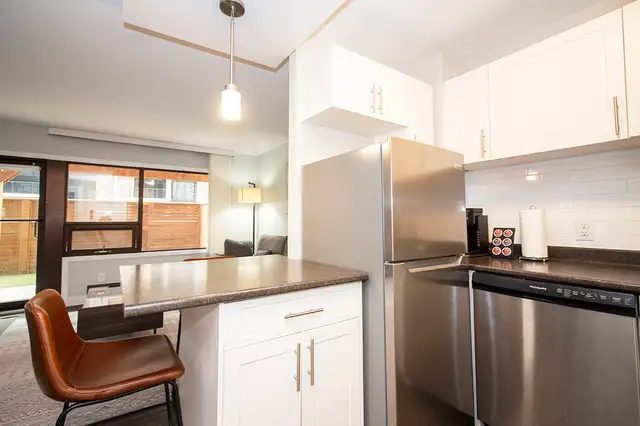 190 Smith Apartment Suites - One-Bedroom Suite (with patio) Apar - Photo 6