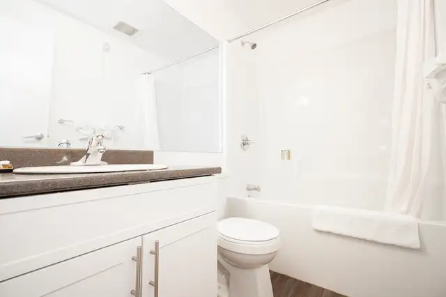 190 Smith Apartment Suites - One-Bedroom Suite (with patio) Apar - Photo 13