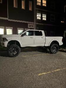 2012 dodge ram 2500 Laramie crew cab - Photo 2