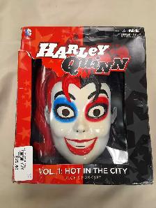 Harley Quinn Book & Mask Set