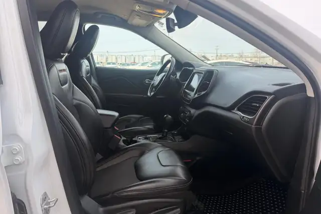 2019 Jeep Cherokee Trailhawk 4WD - Photo 14