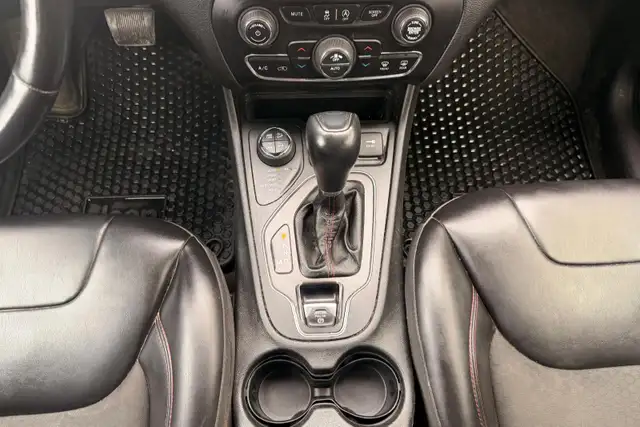 2019 Jeep Cherokee Trailhawk 4WD - Photo 21
