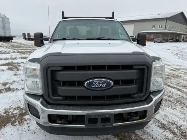 2016 Ford Super Duty F-350 SRW 4X4 - 8 foot deck - Very nice con - Photo 7