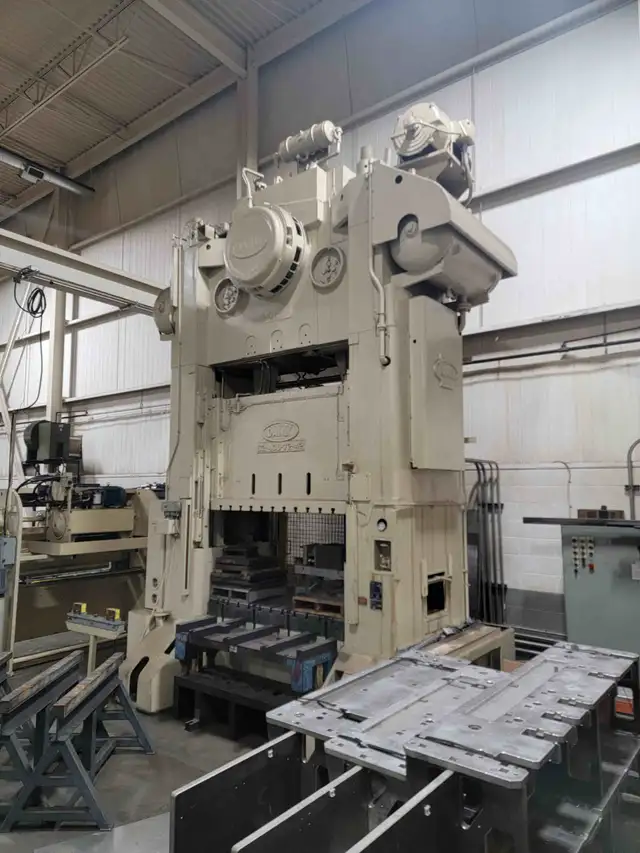 400 Ton Danly S2-400-72-42 Straight Side Punch Press - Photo 2