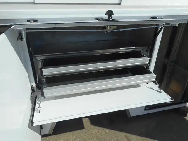 New 9' Aluminum Painted Service Body - Photo 6