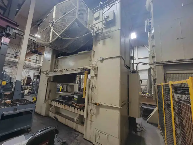500 Ton Bliss S4-500-96-72 Straight Side Punch Press - Photo 3