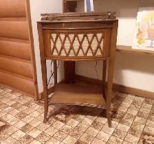 RADIO RECORD PLAYER COMBINATION - ANTIQUE