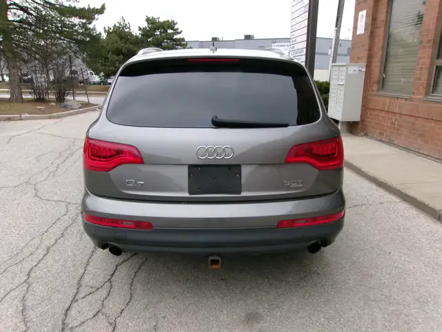2011 Audi Q7 3.0L Premium QUATTRO | 7-SEATER | SUNROOF - Photo 5
