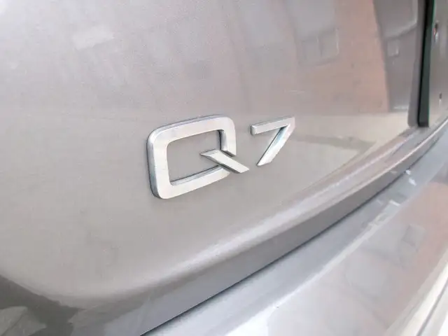 2011 Audi Q7 3.0L Premium QUATTRO | 7-SEATER | SUNROOF - Photo 17