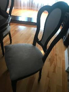 Belle salle à diner à vendre