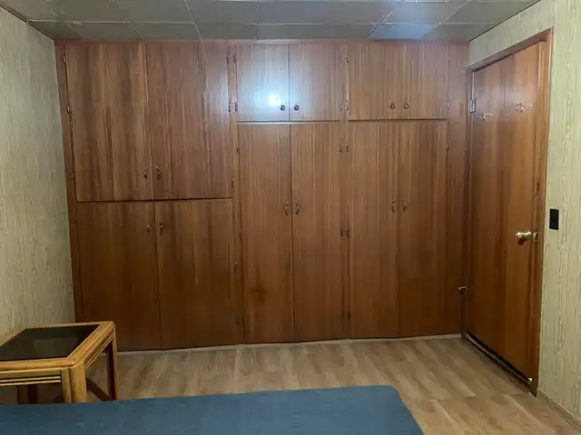 Bedroom for Rent (across Westmount Mall) - Utilities Included - Photo 3