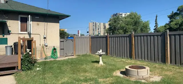 Bedroom for Rent (across Westmount Mall) - Utilities Included - Photo 8