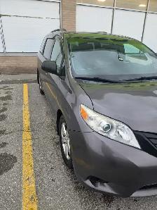 2015 Toyota Sienna FOR SALE - Photo 3