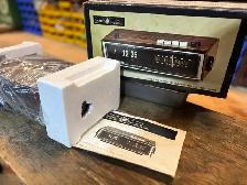 1970 Sears AM/FM Digital Flip Clock Radio - Photo 4