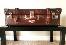 Vintage cowhide suitcase - Photo 2