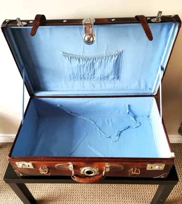 Vintage cowhide suitcase - Photo 7