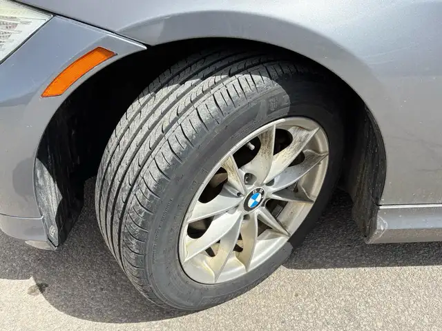 BMW 323i - Photo 5
